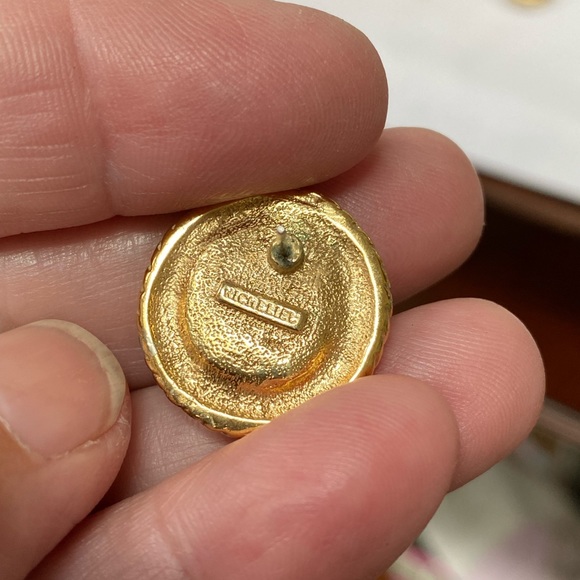 Gorgeous pearl bead button style earrings - Picture 5 of 5